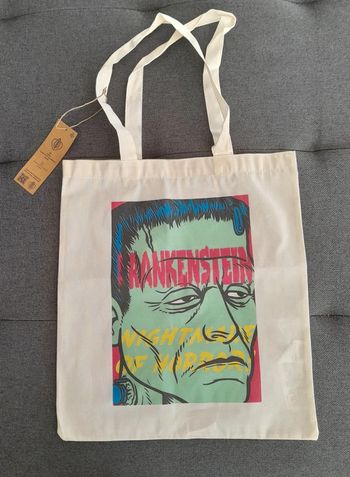 Tote bag