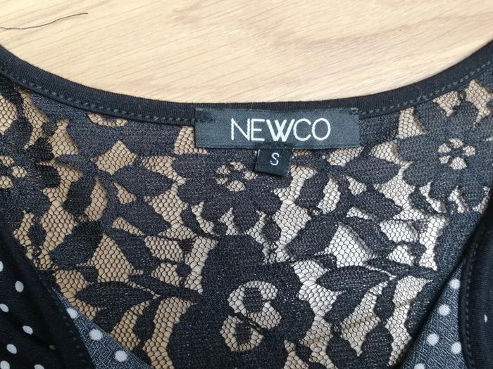 Haut noir à pois blanc Taille S - photo numéro 4