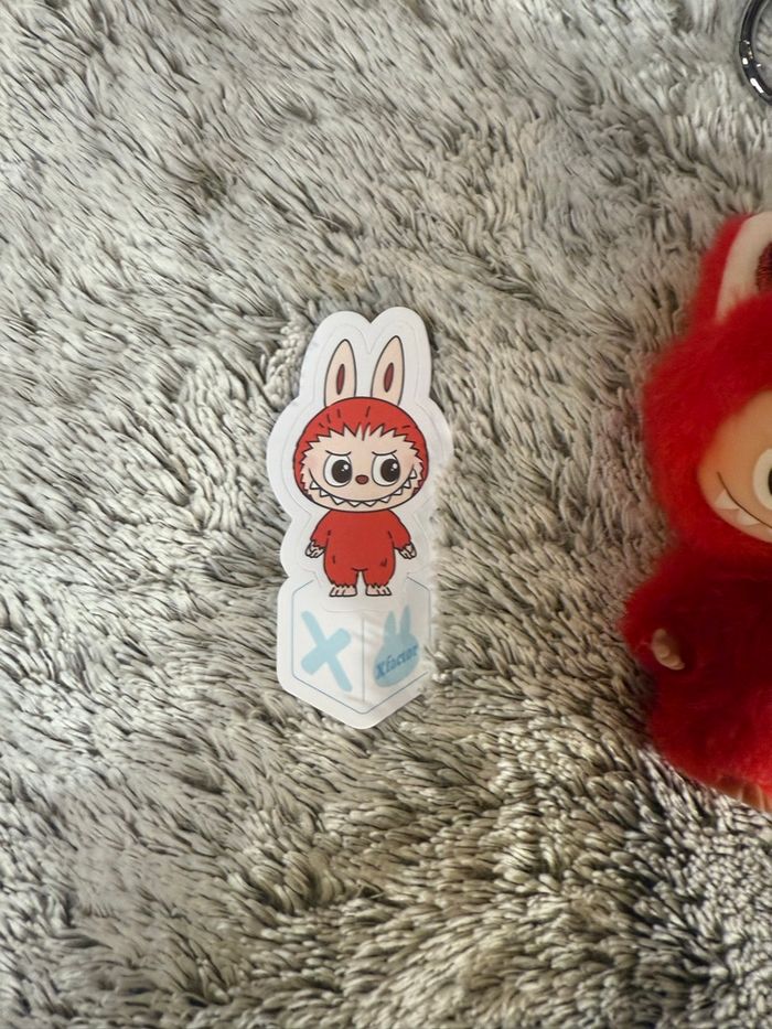 Labubu pin for love lettre X - photo numéro 3