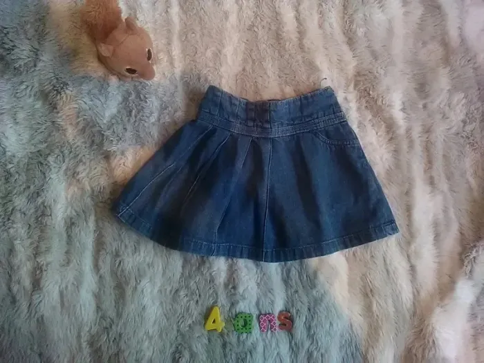 Jupe plissée en jean 4 ans- Tex Kids -2 vêtements achetés le 3ème offert