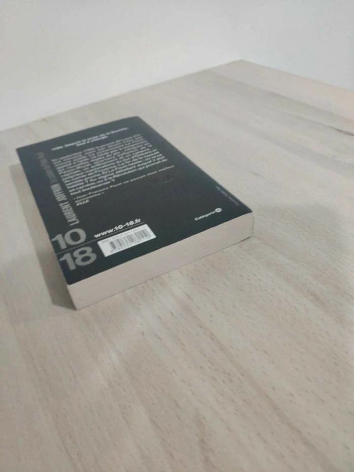 Livre poche 10/18 le cadavre du palais royal Joffrin enquête Le Floch - photo numéro 2