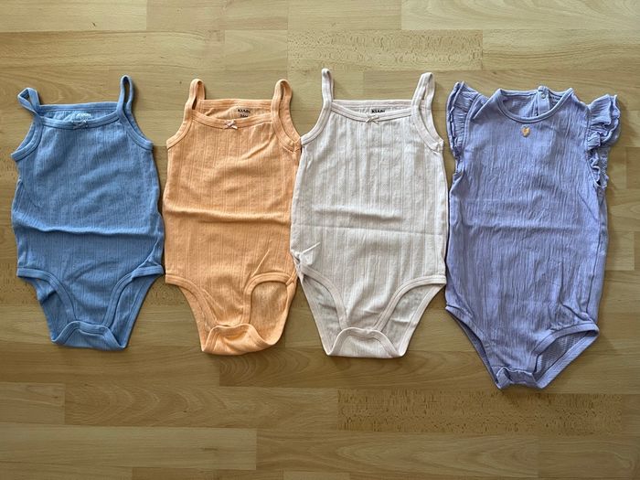 Lot 4 body / bodies 36mois kiabi fille debardeurs / manches courtes ete - photo numéro 2