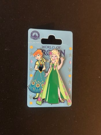 Pin’s Elsa et Anna, Disneyland Paris 