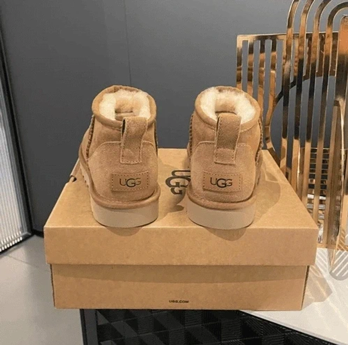 Ugg Mini taille 39 - photo numéro 4
