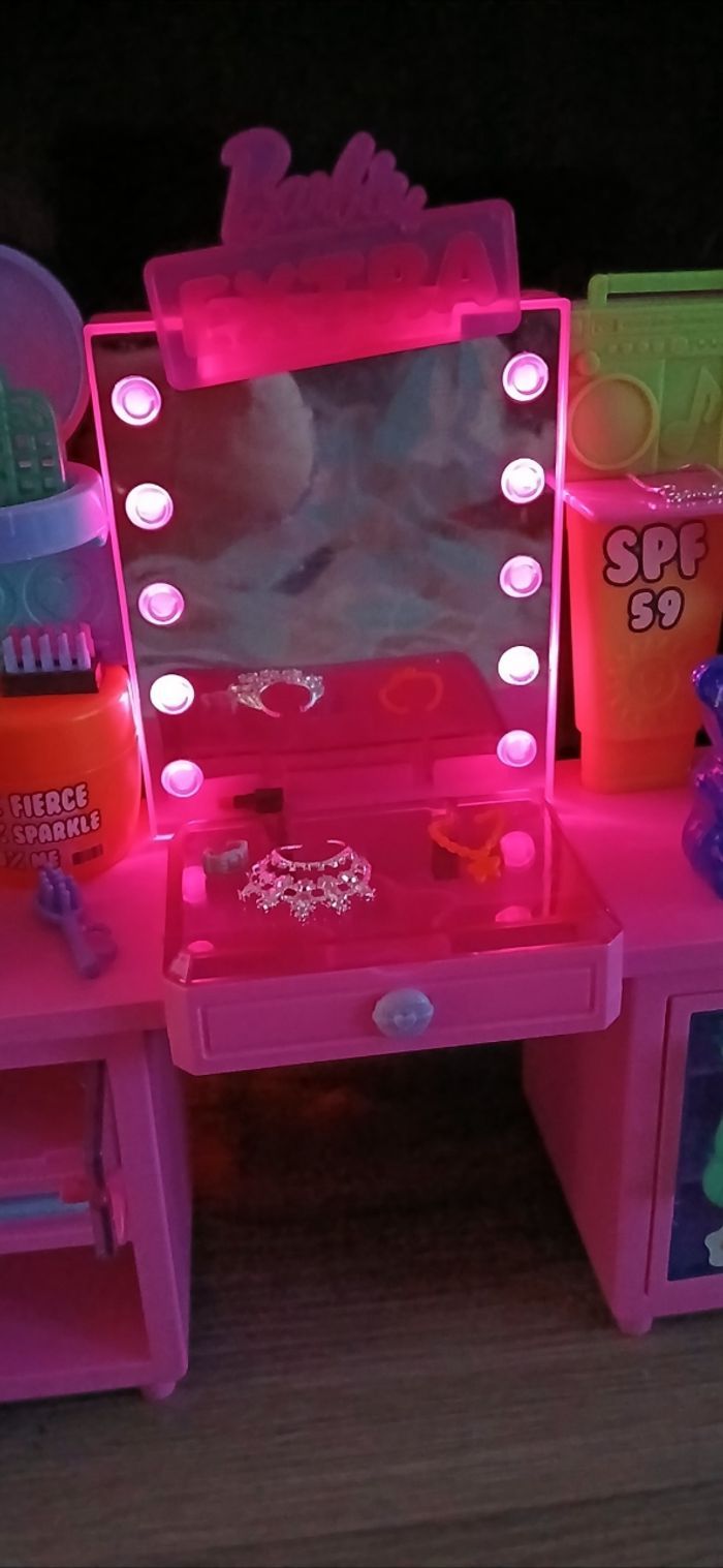 Coiffeuse barbie extra - photo numéro 2