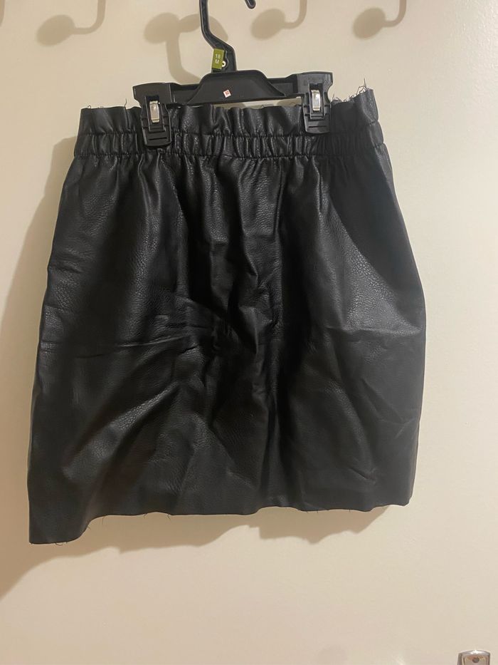 Jupe effet cuir - photo numéro 2