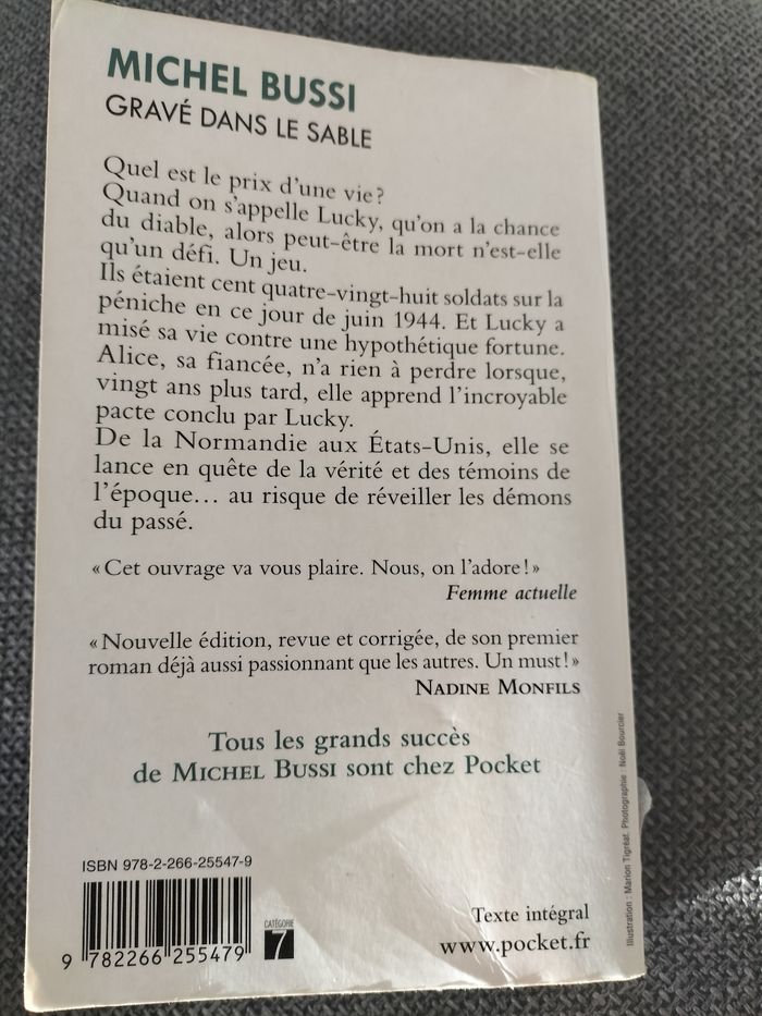 Livre : gravé dans le sable - Michel Bussi - photo numéro 2