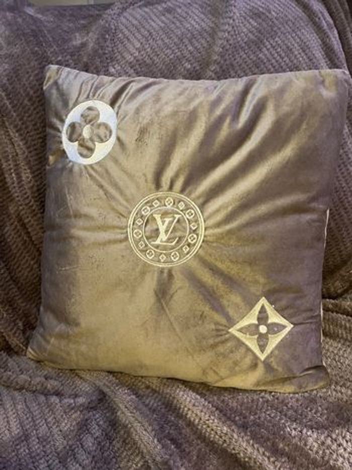 Coussin brodé