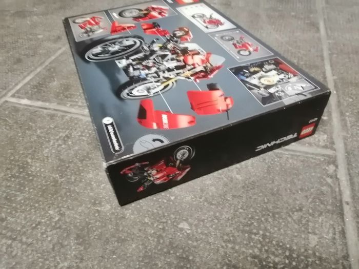 Lego Technic 42107 Ducati Panigale V4 R
[NEUF] - photo numéro 3