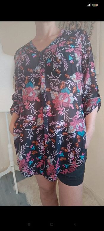 Blouse longue transparente t 36 motifs fleuris