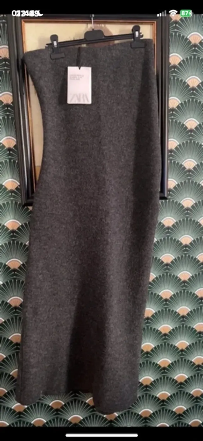 Robe pure laine Zara, taille M. Valeur 179 €.