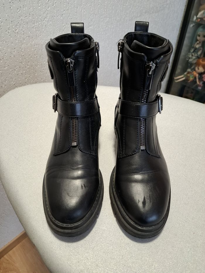 Belles bottines motardes femme Tamaris 37 cuir noir à zips très bon état - photo numéro 4