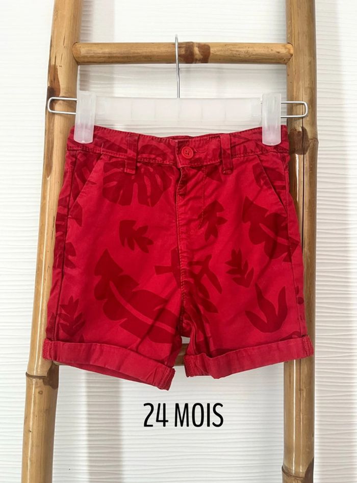 Bermuda / short taille 24 mois