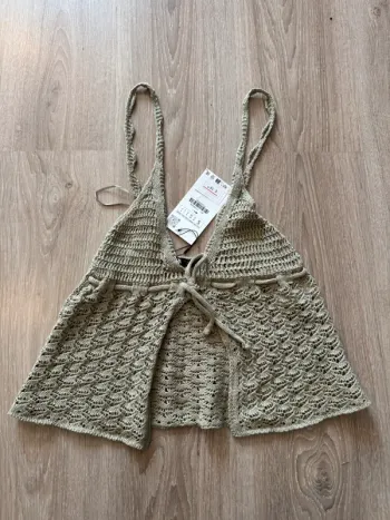 Haut en crocher type débardeur d’été kaki Zara