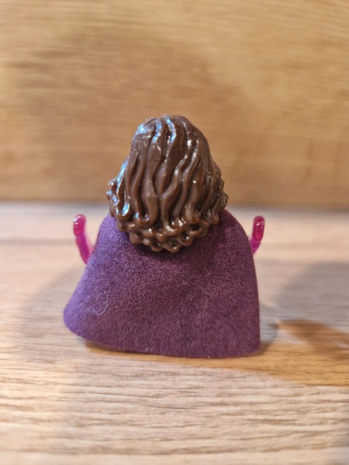 Figurine type lego personnage de la série sorcière rouge Wanda Marvel - photo numéro 3