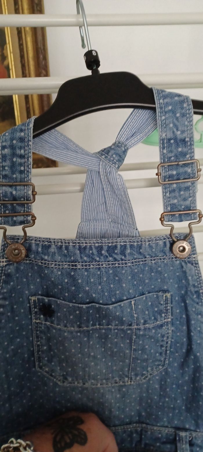 Très jolie combishort jeans fille T 8 ans - photo numéro 4