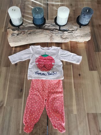 Pyjama deux pièces bébé fille taille 3 mois du pareil au même