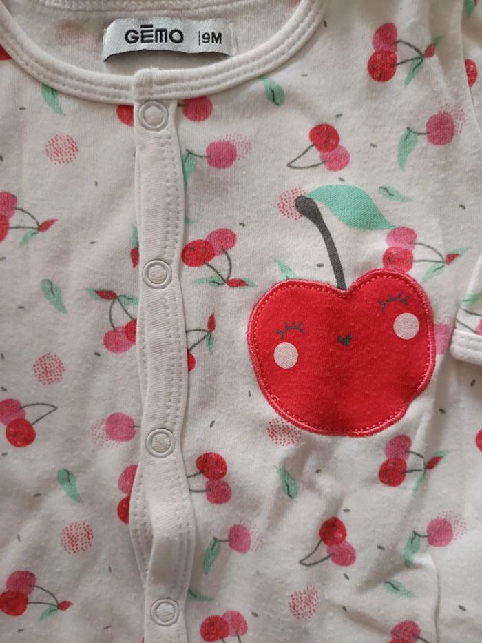 Pyjama cerises 9 mois - photo numéro 2