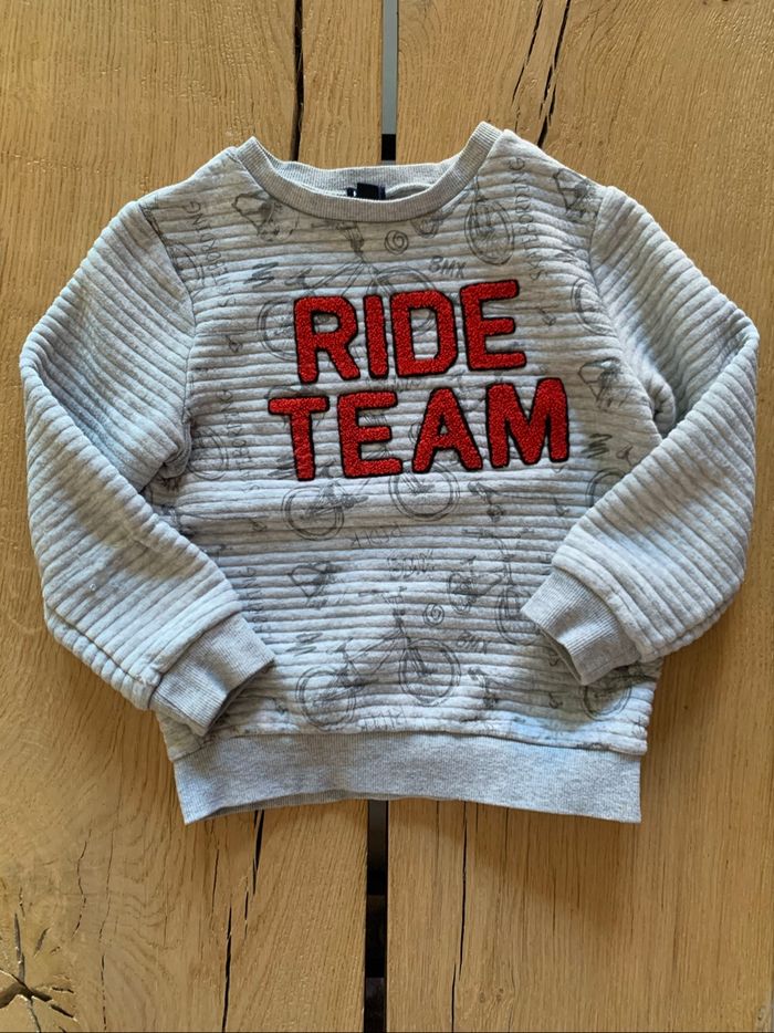 Lot 2 sweat-shirt garçon 5 ans - photo numéro 2