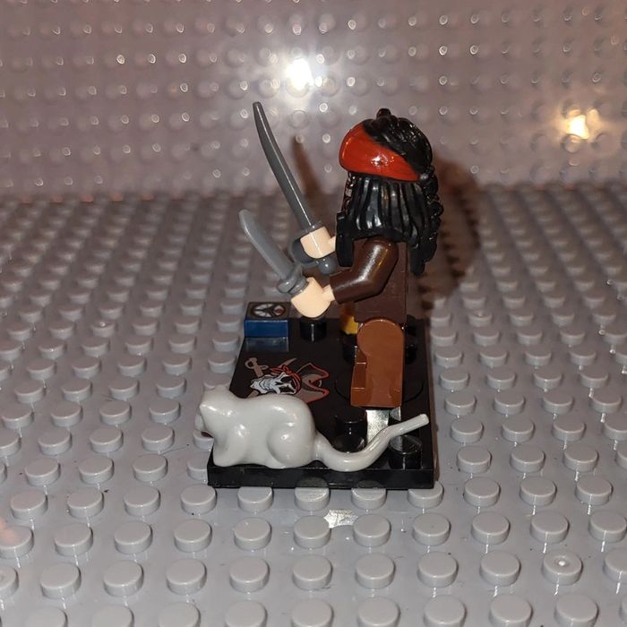 Minifigure / Figurine  💀 Film Pirates des Caraïbes 💀 Jack Sparrow - photo numéro 2