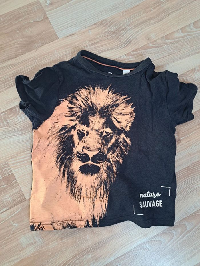 T-shirt Okaidi lion orange taille 3 ans - 98 cm