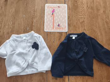 2 vestes Kitchoun 1 mois