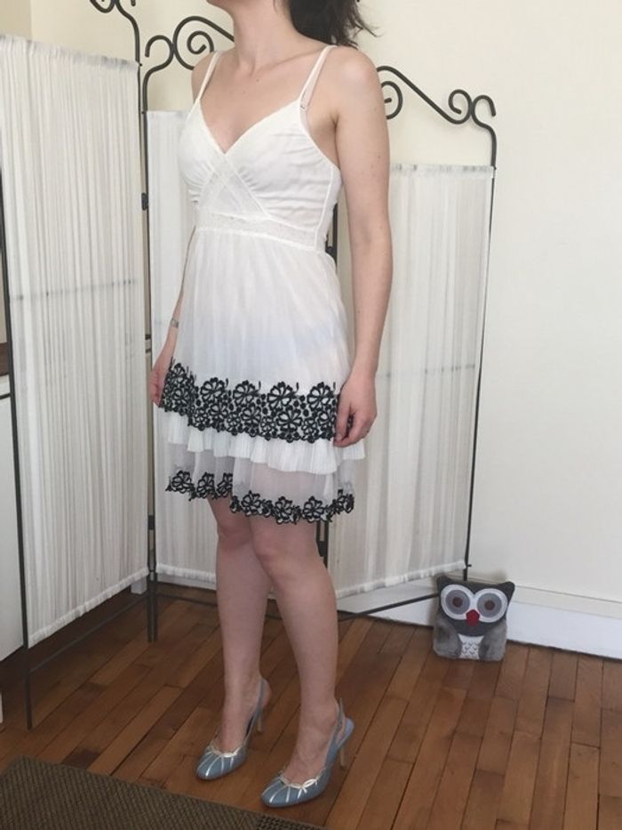 Robe dentelle noire et blanche