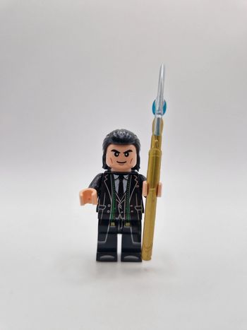 Figurine type lego Loki Marvel