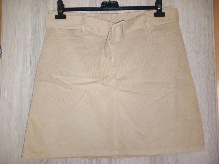 Jupe courte beige 42