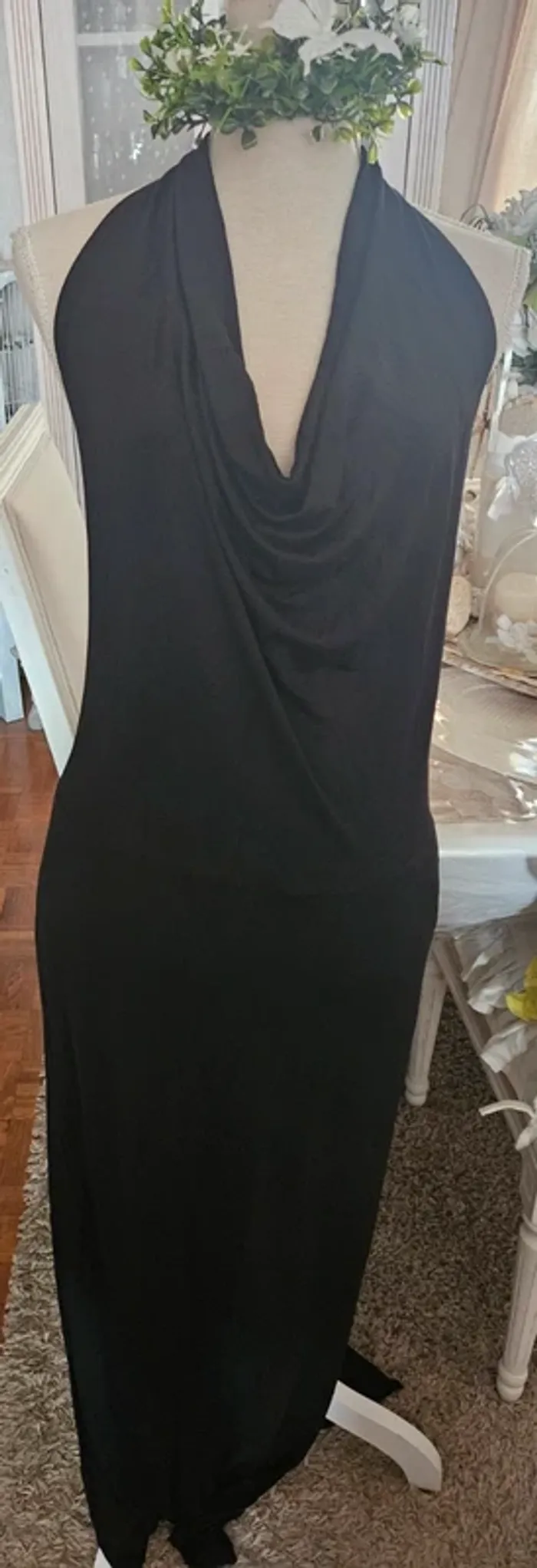 Robe longue noire dos nu Taille 38/40 Neuve - photo numéro 3