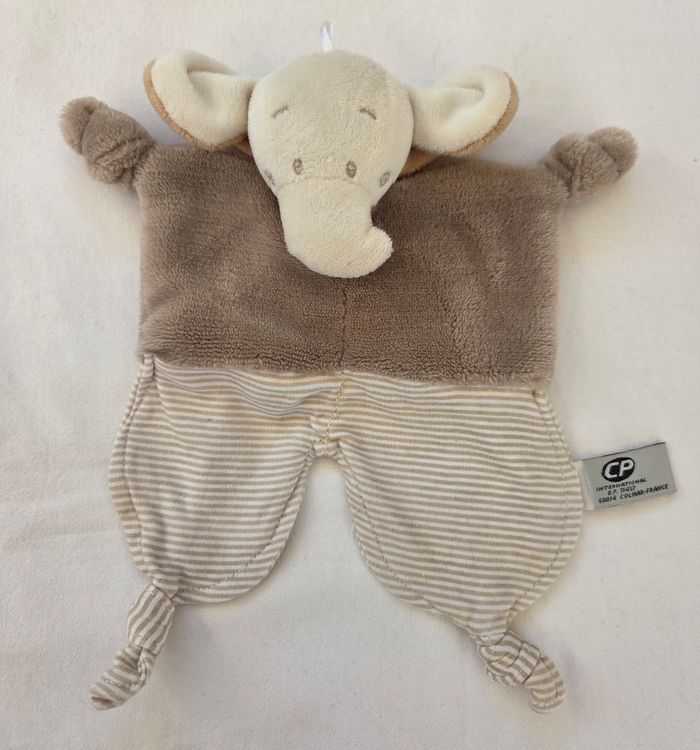 Doudou plat Éléphant- Beige et rayé -CP International