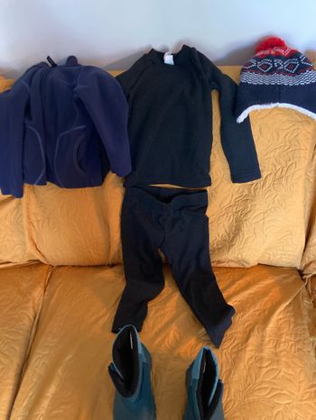 Ensemble vêtements techniques ski enfant  et chaussures  neige
