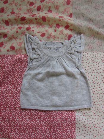 Pull sans manches gris 6 mois