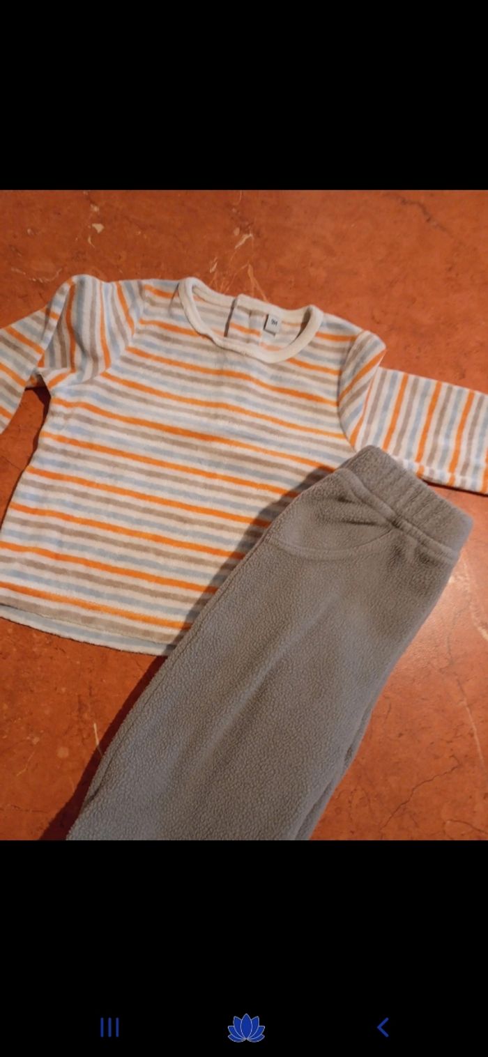 Ensemble bébé taille 9 mois