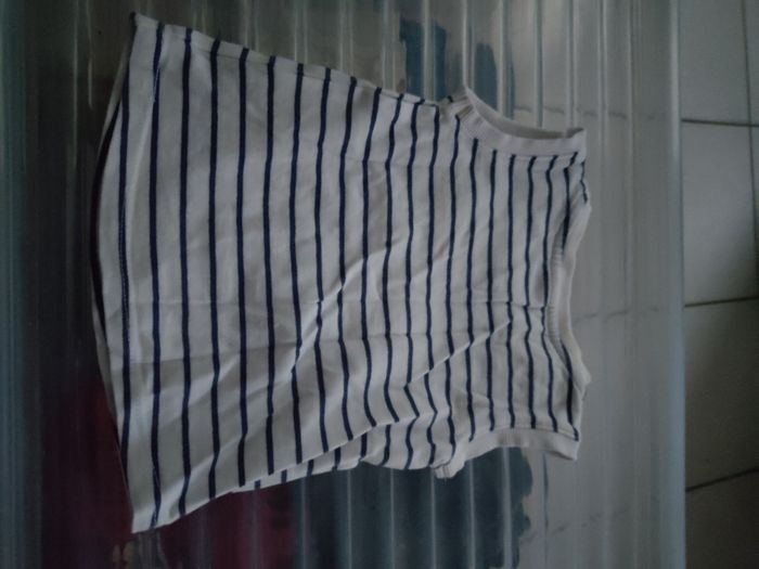 T-shirt sans manche 3 mois - photo numéro 2