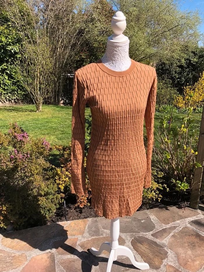 Robe H&M neuve taille 38 - photo numéro 2