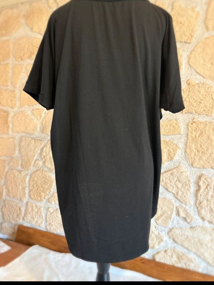 T-shirt noir basique Shein – Taille XXXL – Coupe décontractée et col V - photo numéro 4