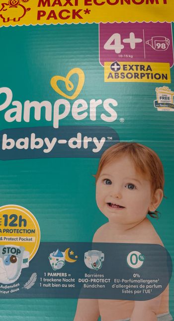 Couches Pampers taille 4+