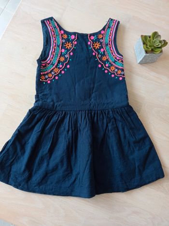 Jolie robe perles et broderies Kiabi 24 mois