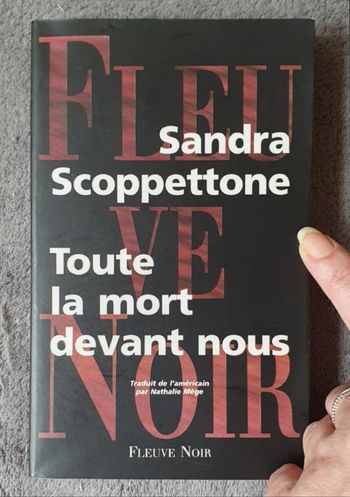 Roman Policier T. 4/5, format poche "Toute la mort devant nous" / S. Scoppettone aux Éd. Fleuve Noir