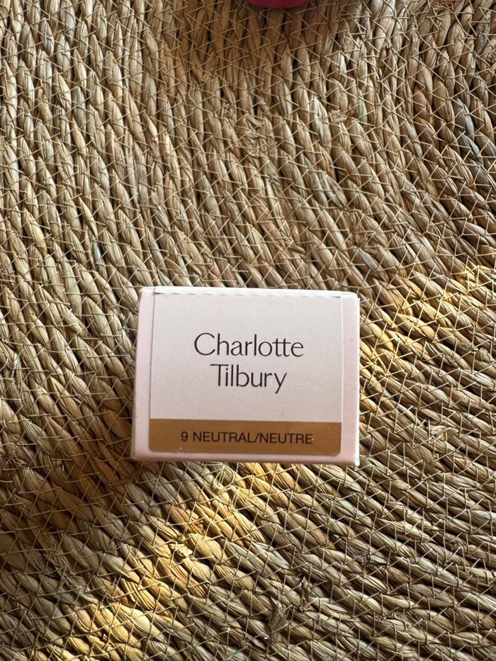Fond de teint Charlotte Tilbury - photo numéro 3