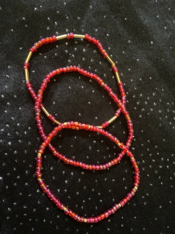 Bracelets rouges brillants dorés - photo numéro 2