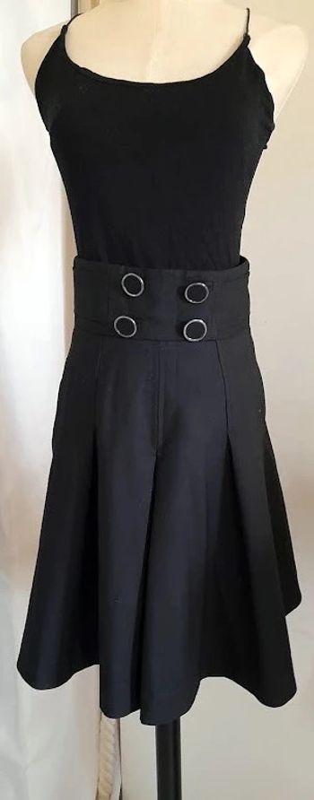 Petite jupe noire taille haute laine