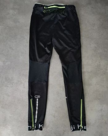 Leggings de sport Decathlon taille 34 noir et vert avec poche