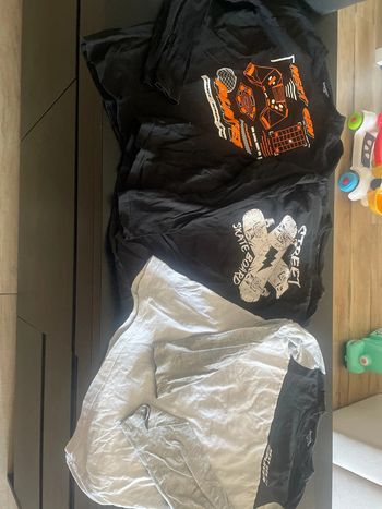 Lot 3 t shirt