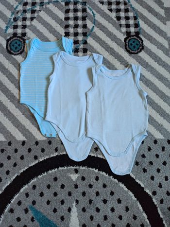 Lot de 3 bodies sans manches - Taille 18 mois