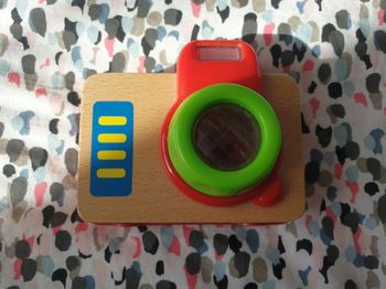 Appareil photo en bois avec bruit du déclencheur