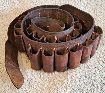 Ancienne ceinture cartouchière en cuir