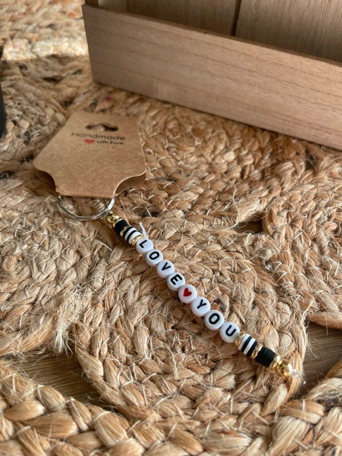 Porte clé perles lettres