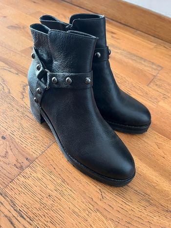 Bottines femmes Galeries Lafayette taille 37